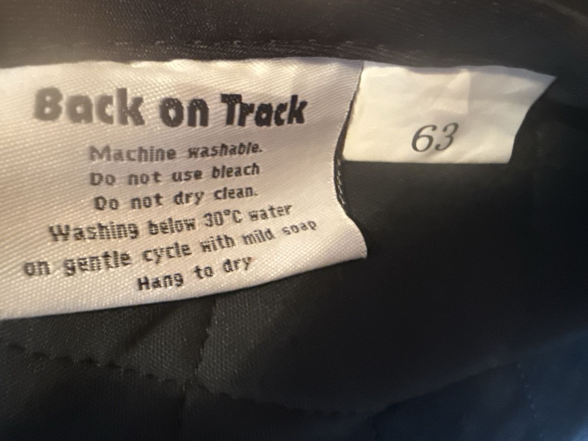 Abbigliamento: Back on Track Stalldecke, Grösse 63, unbenutzt – Nuovo (secondo la descrizione) da Balsthal venduto da Almendra 1