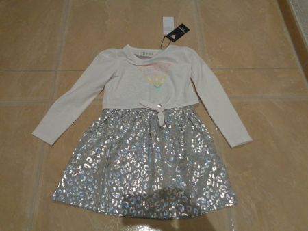 Guess neues Kleid, 4J 104