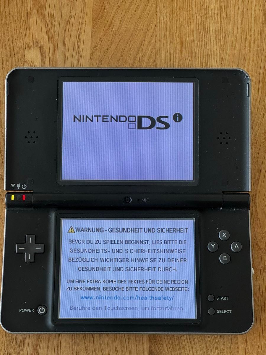 Nintendo Konsolen: Nintendo DSi XL Konsole – Gebraucht aus Uster von GamesAndStuff 1
