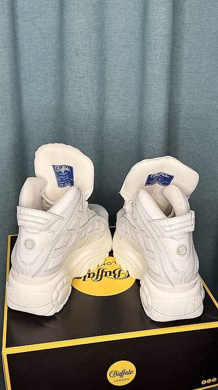 Buffalo Scarpe da uomo: Sneaker Buffalo Blanco Nappa Leather Gr. 40 – Usato da Männedorf venduto da Jessiey 2