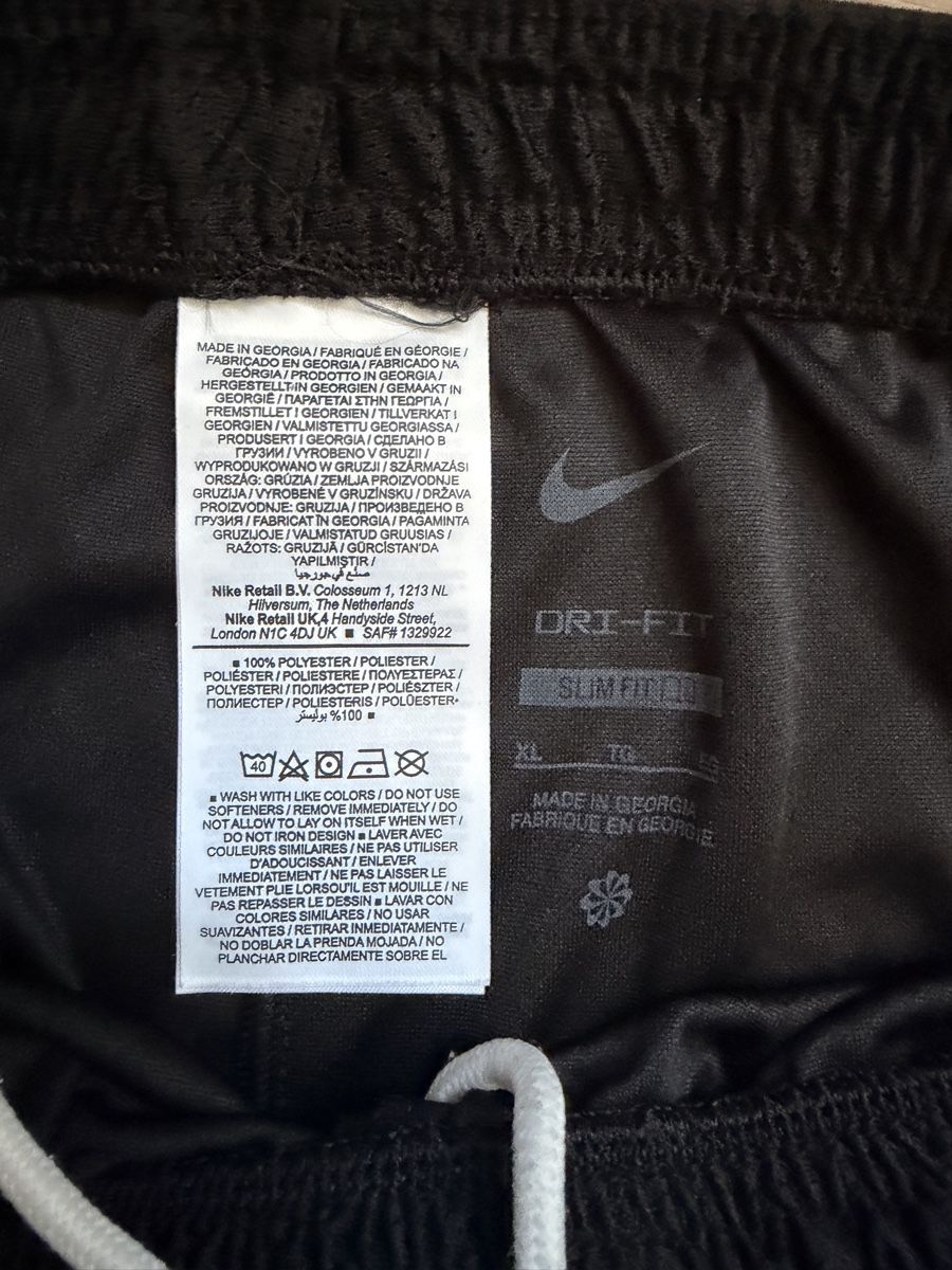 Nike Pantaloni: YB BSC Young-Boys Matchworn Hose – Nuovo (secondo la descrizione) da Hägendorf venduto da Kings_88 2