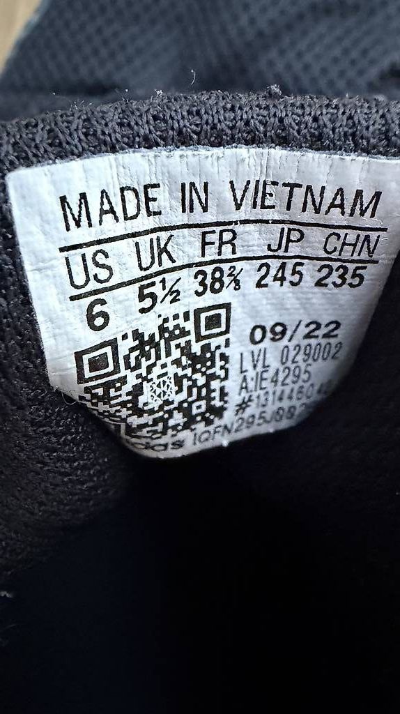 Adidas Scarpe da uomo: Turnschuhe Adidas Gr. 38 2/3 – Usato da Zürich venduto da nop4 1