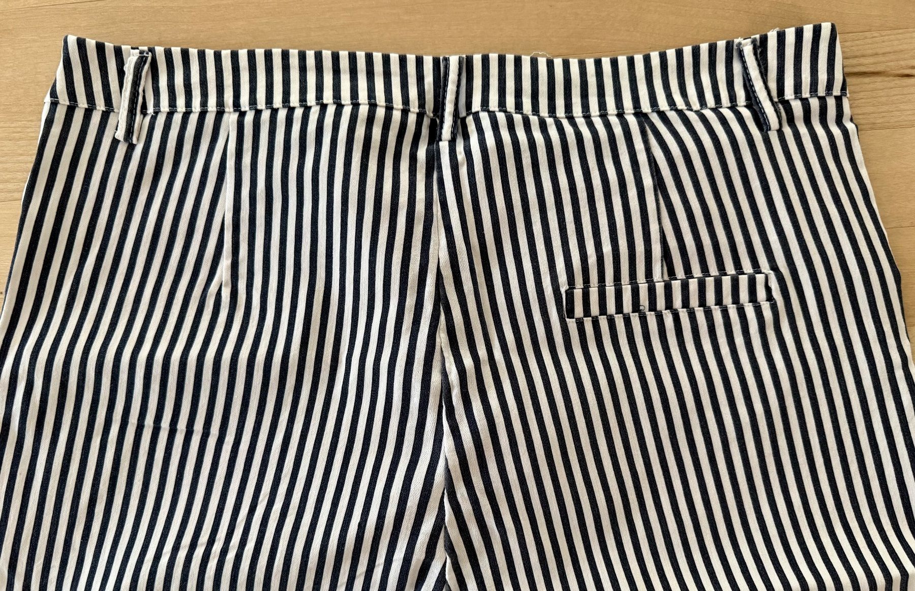 Pantaloni: Gestreifte Stretch Hose Bermuda, 42 Top! – Usato da Lyss venduto da Sibella56 1