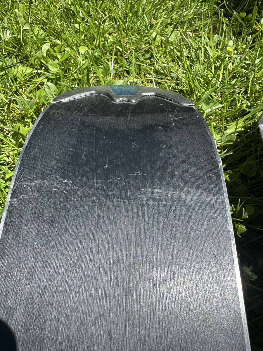 Head Sci: HEAD Peak Skis with Bindings - Ready for Winter Fun! – Usato da Paudex venduto da mrh_6wwk 4