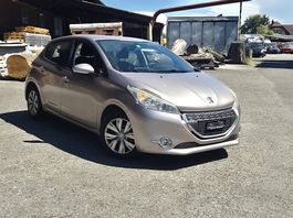 Peugeot 208 Benzin Schalter 2013
