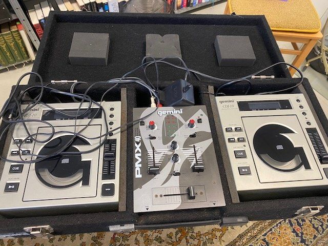 Platines de mixage: GEMINI CDJ 10 x 2, MIT HARTCASE DJ-CD-MIXER-SYSTEM-SETUP – D'occasion à Steinhausen par einzelstueck-brocki 5