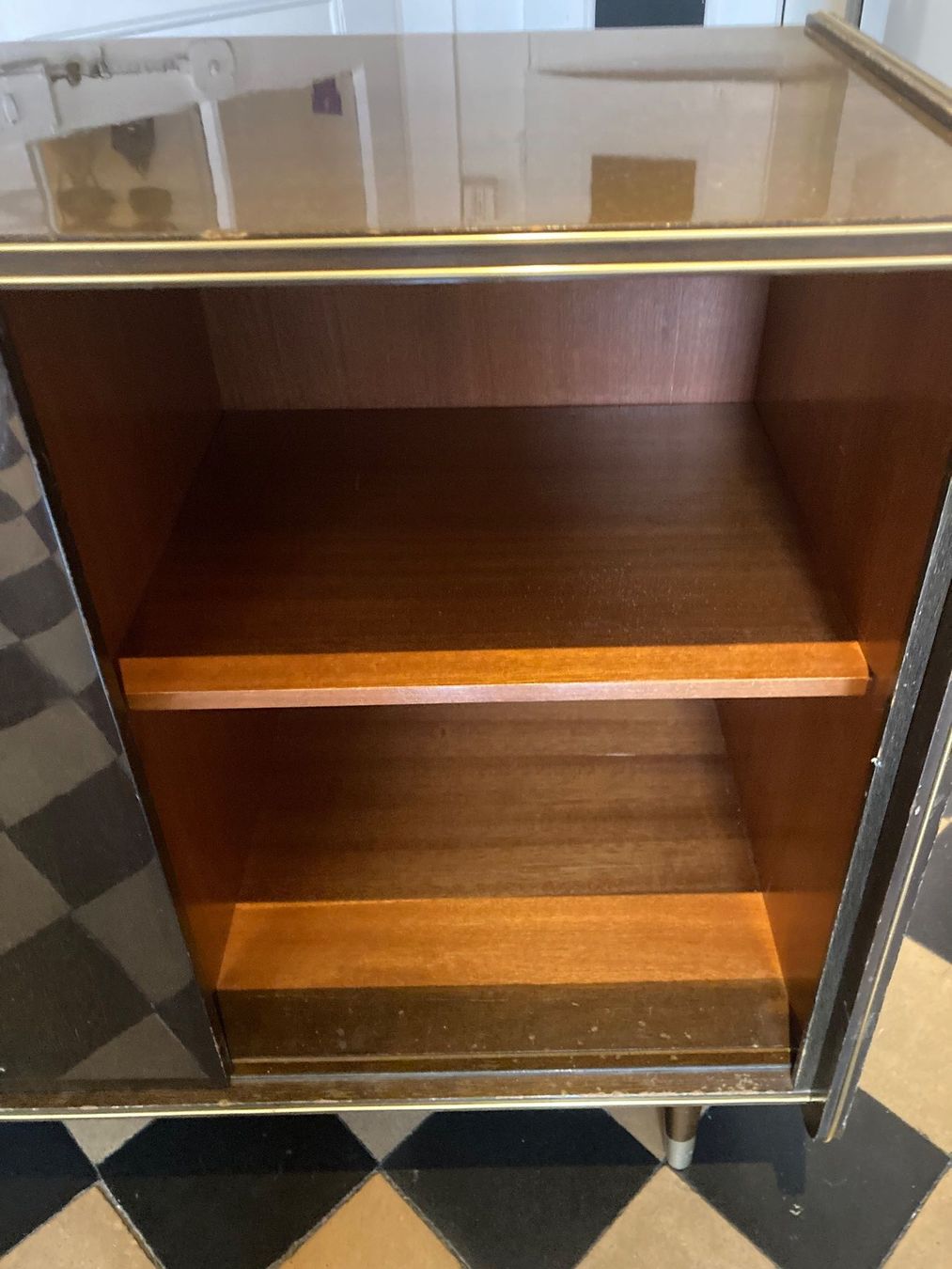 Cassettiere: Commode Vintage avec vitrine éclairée – Usato da La Chaux-de-Fonds venduto da fts_gg99 2