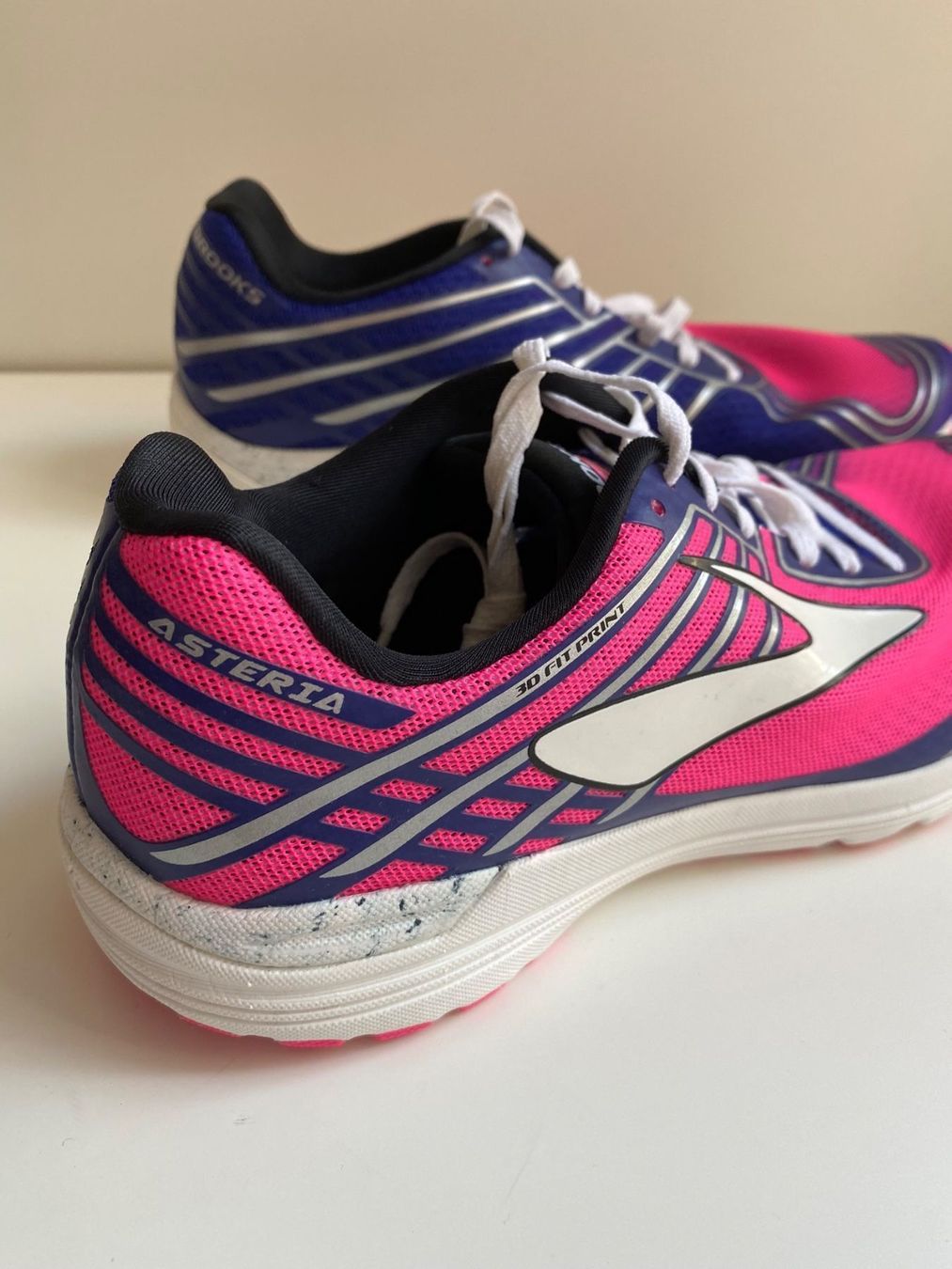 Brooks Scarpe da donna: BROOKS ASTERIA Laufschuh Damen, Gr. 40 – Nuovo e nell'imballaggio originale da Luzern venduto da falena01 4