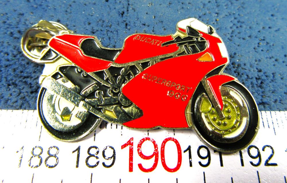 DUCATI SUPERSPORT 900 ROT MOTORRAD PIN GEPRÄGT ENAMEL 40mm (Gebraucht ...
