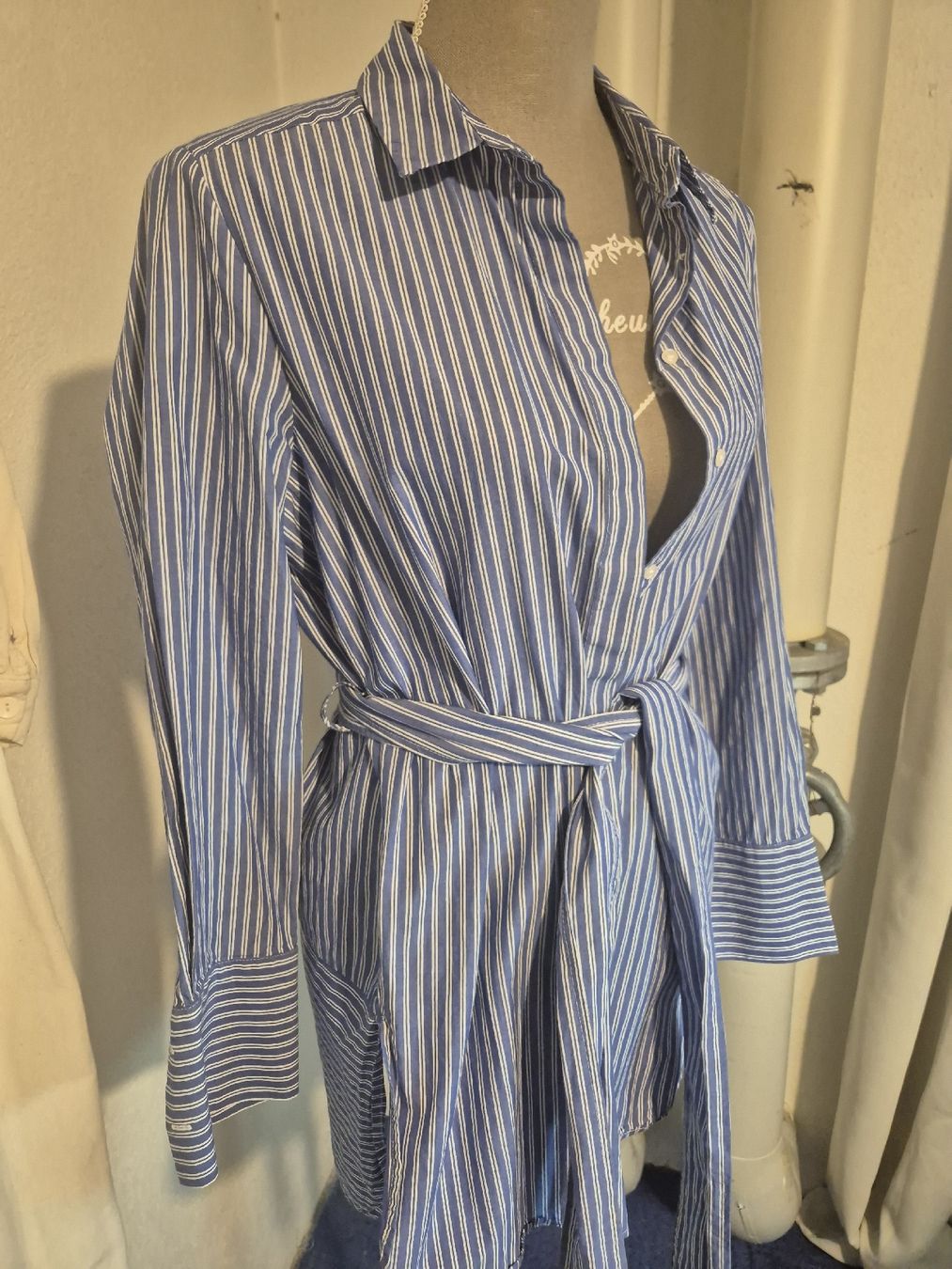 Opus Camicette: Bluse Opus gestreift mit Bindegurt blau Grösse 40 – Usato da Zürich venduto da Drago670 1