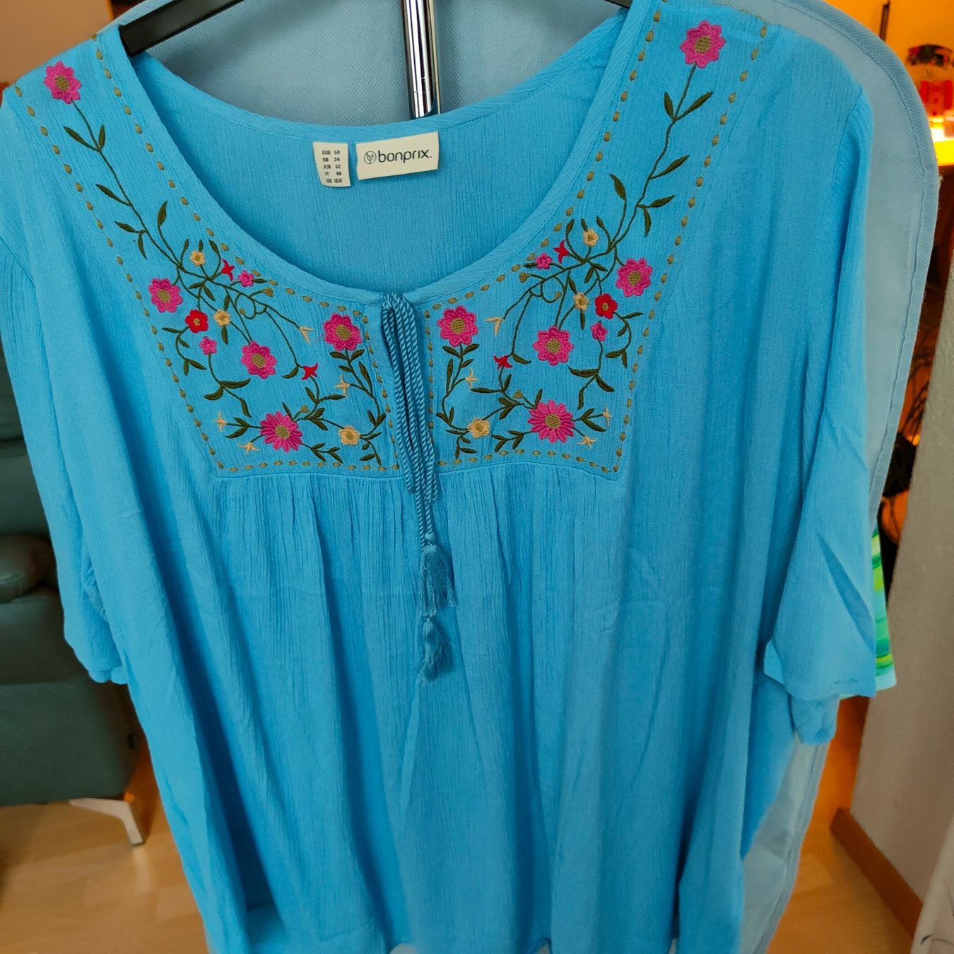 Camicette: Folklore Bluse kurz Arm  Gr.50 Fr. 22.- – Nuovo e nell'imballaggio originale da Lohn SH venduto da flyerc9