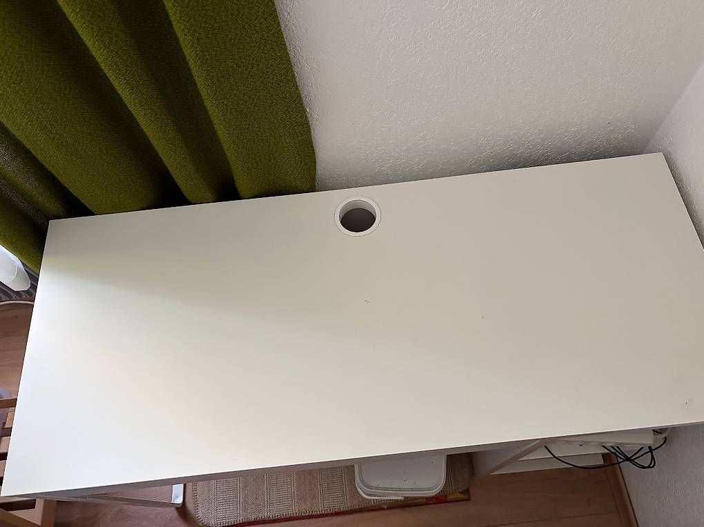 Ikea Scrivanie: Ikea Tisch MICKE 120x50x75cm – Usato da Herzogenbuchsee venduto da DC_1978 1