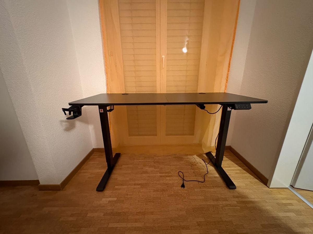 Scrivanie: Schreibtisch verstellbar – Usato da Strengelbach venduto da Mirjam1022