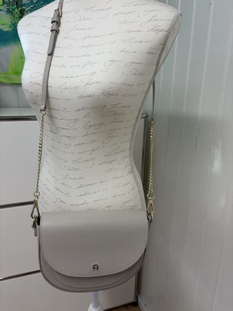 Umhängetasche AIGNER Leder beige, kaum getragen, top Zustand