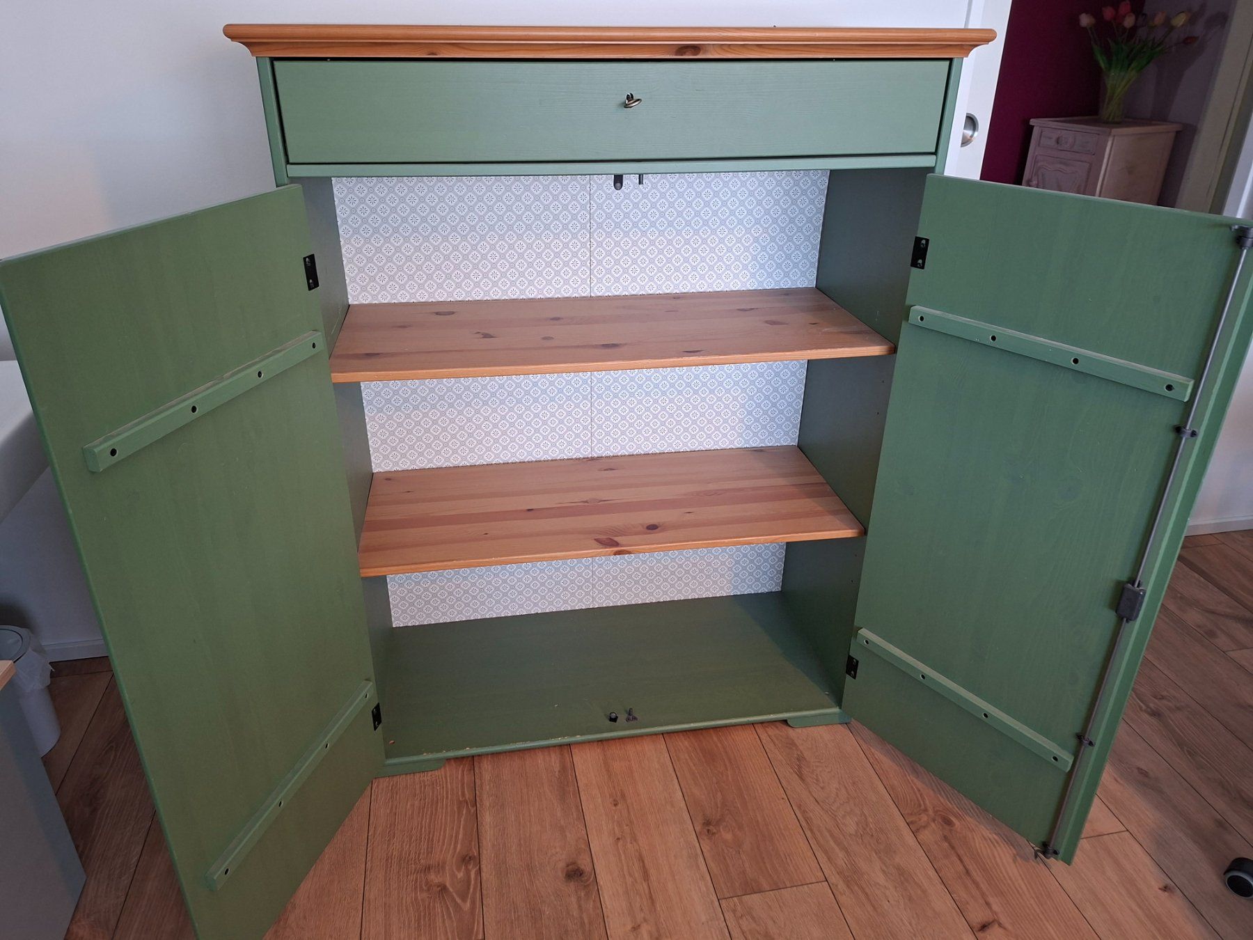 Cassettiere: Kasten Schrank Kommode grün – Usato da Winterthur venduto da Tiara 4