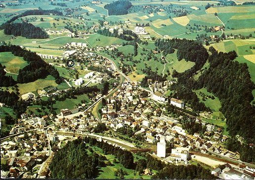 Cartoline postali: WOLHUSEN Flugaufnahme – Usato da Jona venduto da philajona