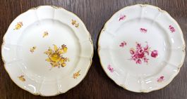 NYMPHENBURG porcelaine 2 assiettes de dessert