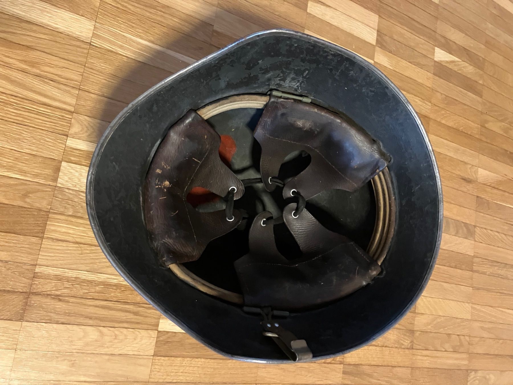 Uniformen & Effekten: Stahlhelm – Gebraucht aus winterthur von cartilage 1
