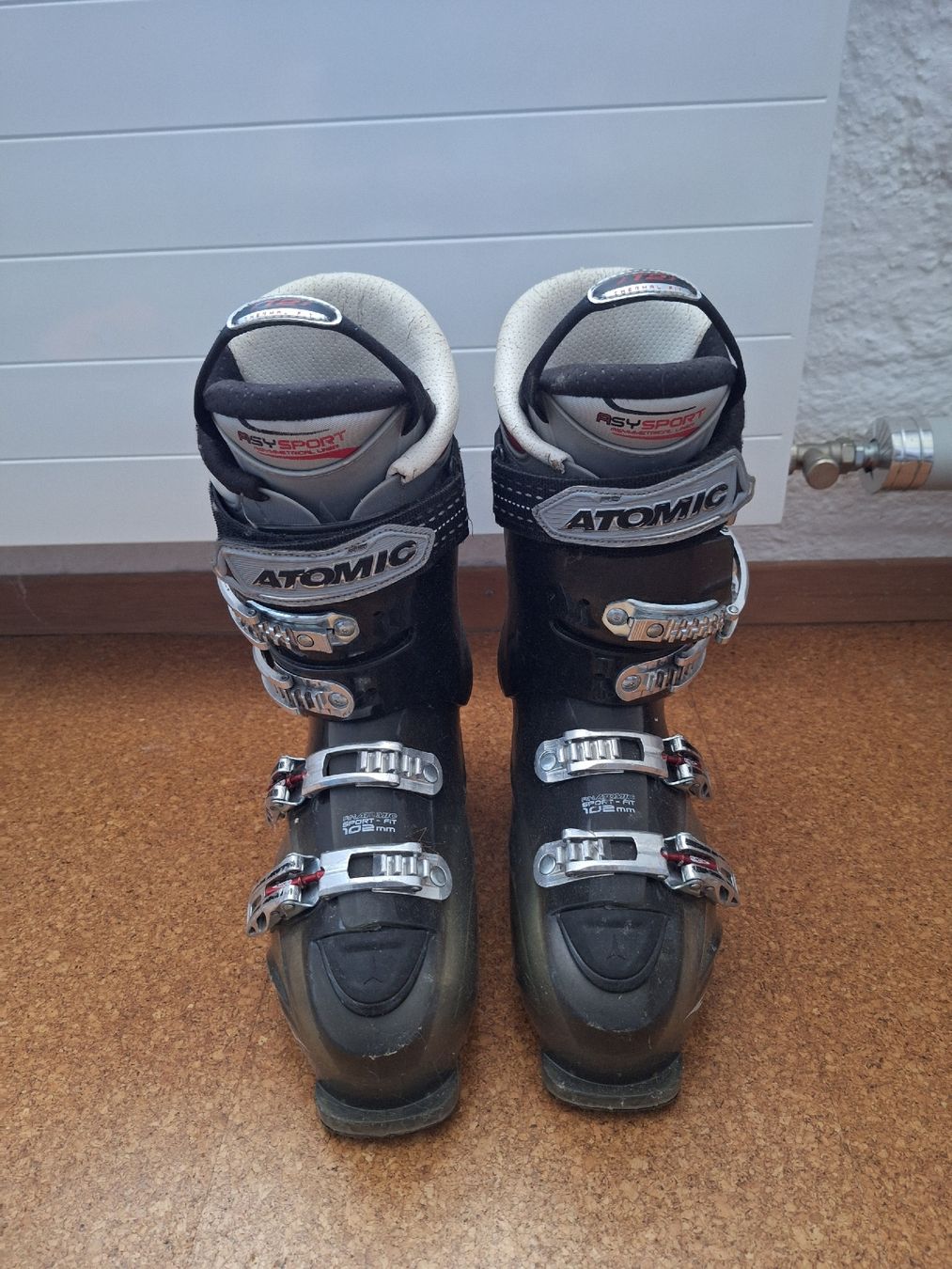 Atomic Chaussures hommes: Atomic Skischuhe  – D'occasion à Trimbach par jon_knr5