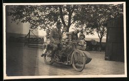 Fotografie Motorrad Douglas mit Seitenwa