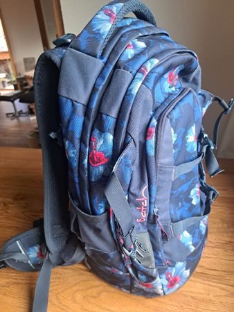 Schulrucksack Satch blau mit Blumenmuster gebraucht