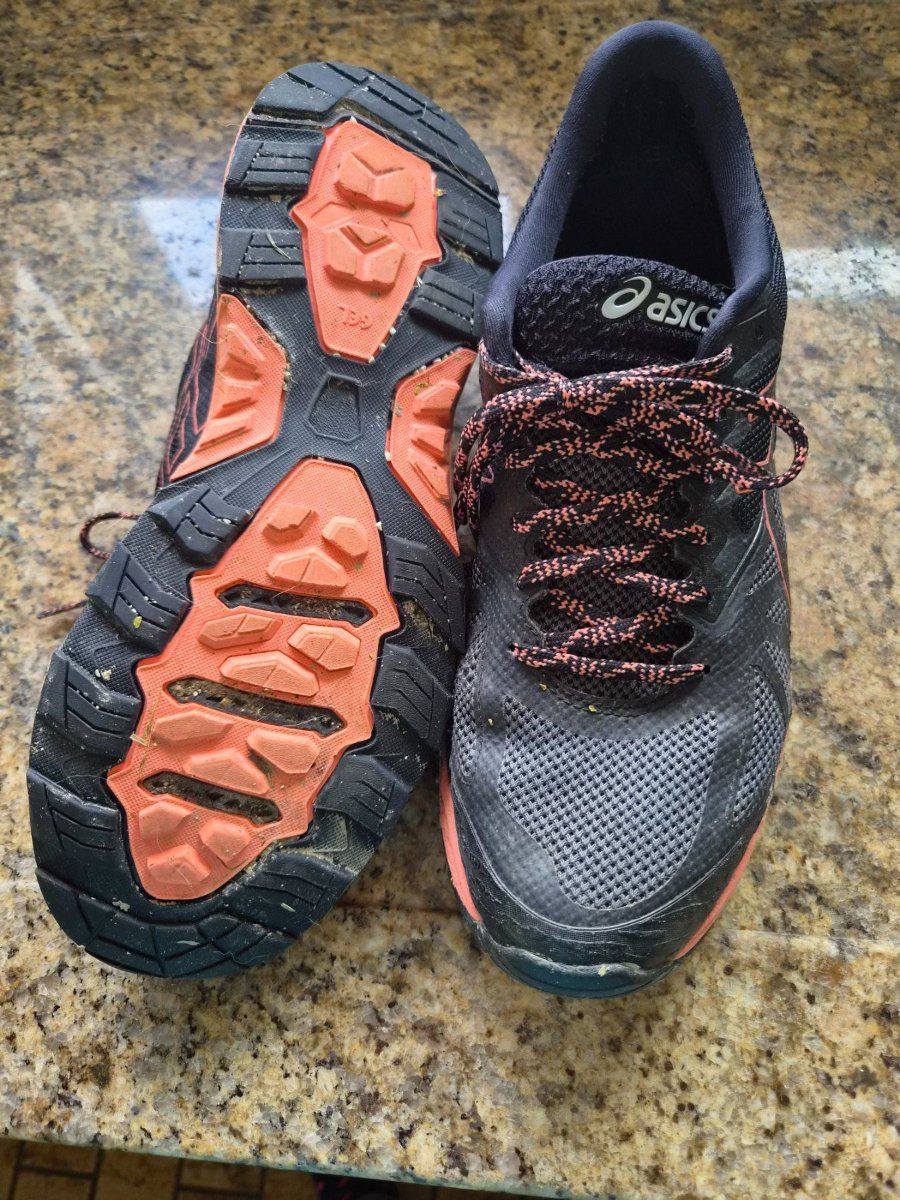 Asics Damenschuhe: Trekkingschuhe Asics – Gebraucht aus Laupersdorf von MelRo 1