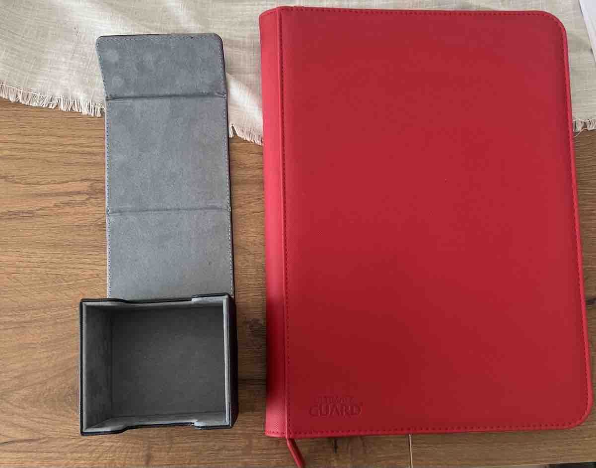 Autres vêtements & accessoires: Ultimate Guard Binder rot und Box – D'occasion à Zofingen par Florianij