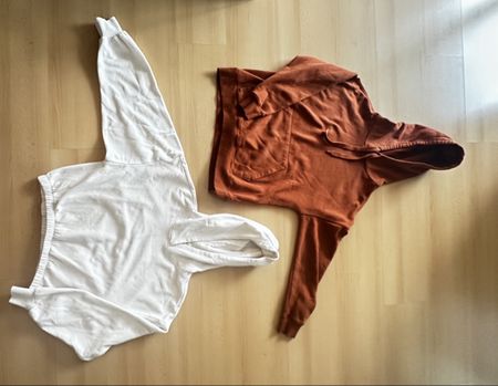 Zwei Hoodies, Grösse XS