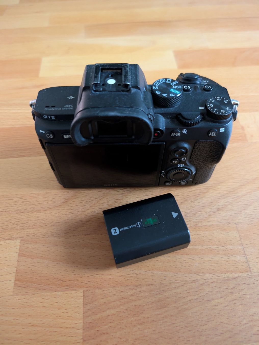 Sony Fotocamera: Sony Alpha A7 III, professionell eingesetzt – Usato da Schaffhausen venduto da kikiproduction