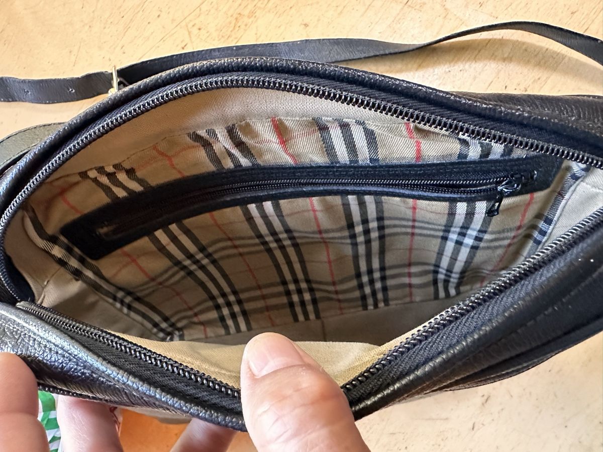Burberry Borse: Burberry  Tasche schwarz – Usato da Hinterkappelen venduto da una066 6