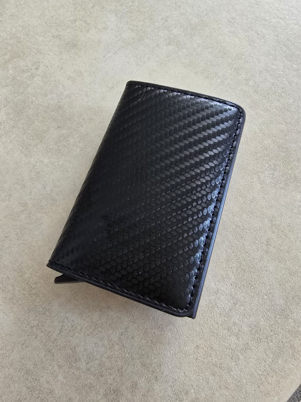 Portafogli: Kartenetui Carbon Optik Schwarz – Nuovo (secondo la descrizione) da Rickenbach b. Wil venduto da VeryLovelyThings