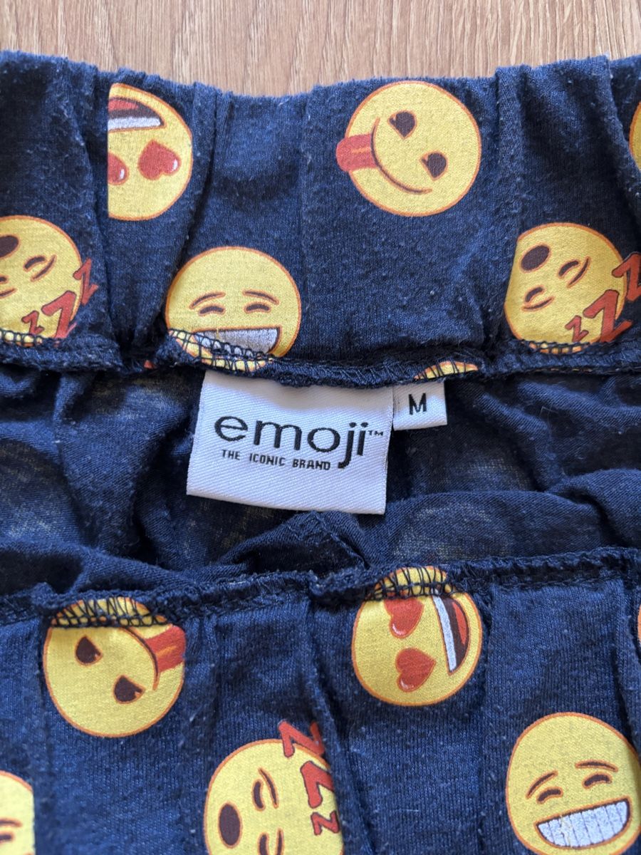 Négligés & Pyjamas: Emoji Shorts gr. M – Neuf (Voir description) à Solothurn par amelie.br 2