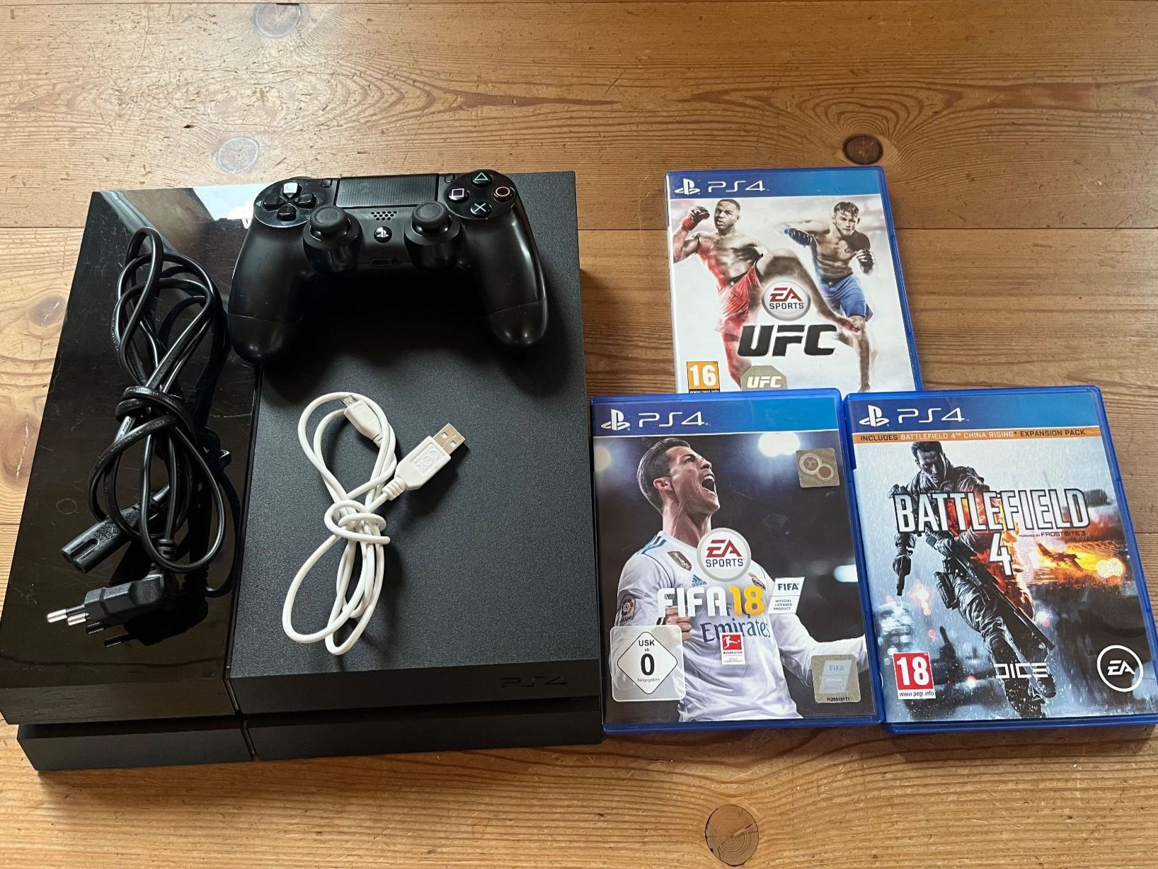 Sony Console: PlayStation 4 500 GB & 1 Controller & 3 Games – Usato da Embrach venduto da Toobie 1
