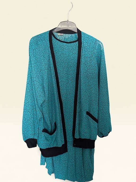 Lotti di vestiti: Vintage 3-Teiler: Plissee & Top – Usato da Zürich venduto da wil_b5bf