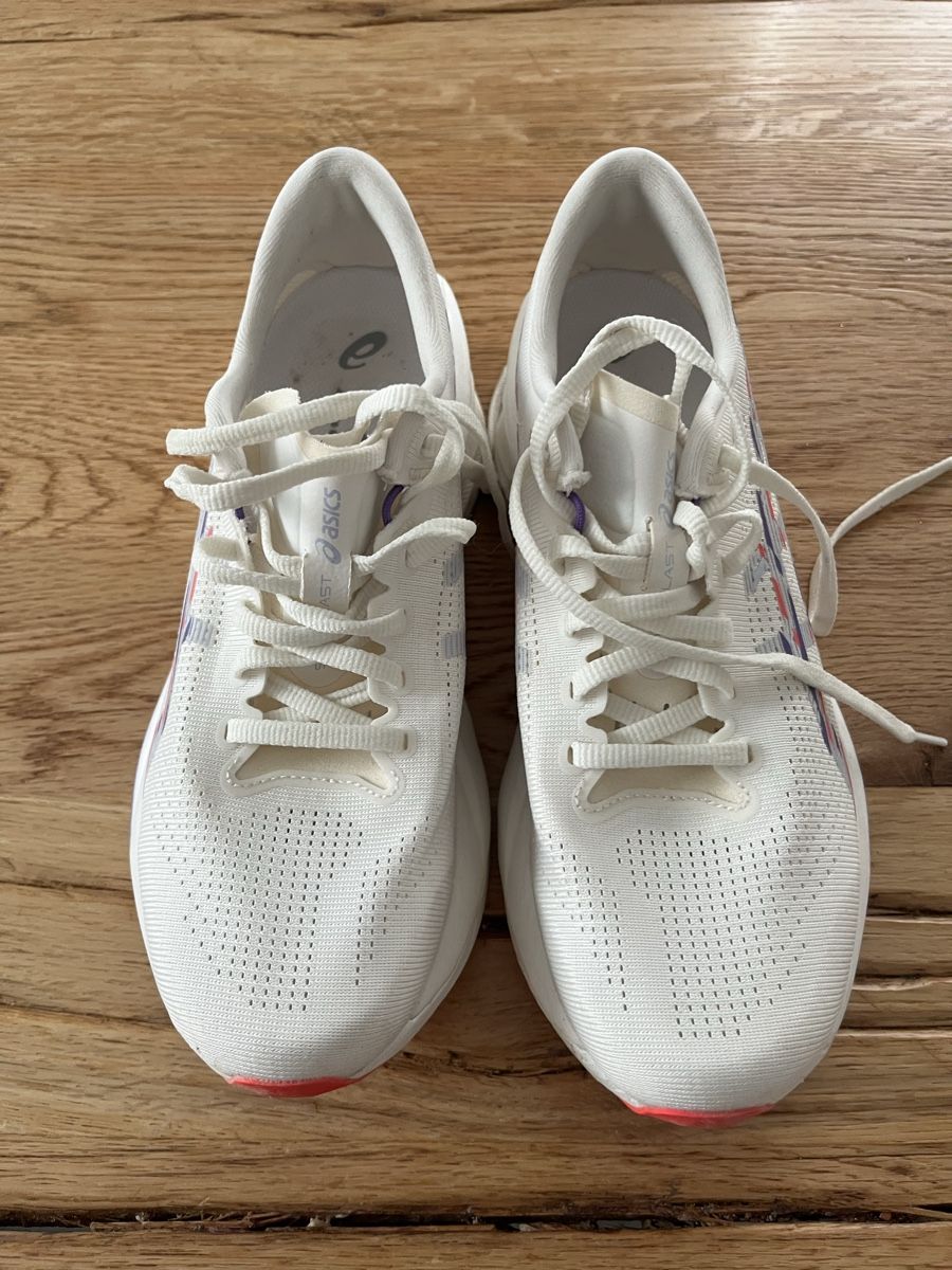 Asics Chaussures femmes: Asics Runningschuh Sonicblast – D'occasion à Dottikon par kat_jk9m