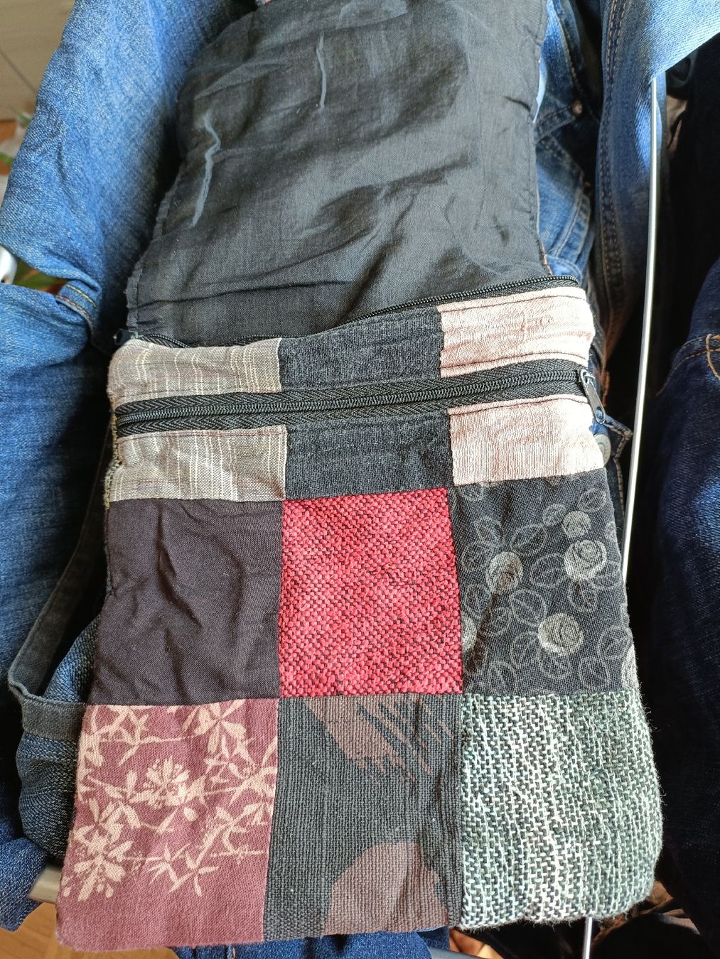 Altro in  Abbigliamento & Accessori: Borsetta a tracolla patchwork tessuto multicolore usata – Usato da Lugano venduto da ycd_rv8h 4