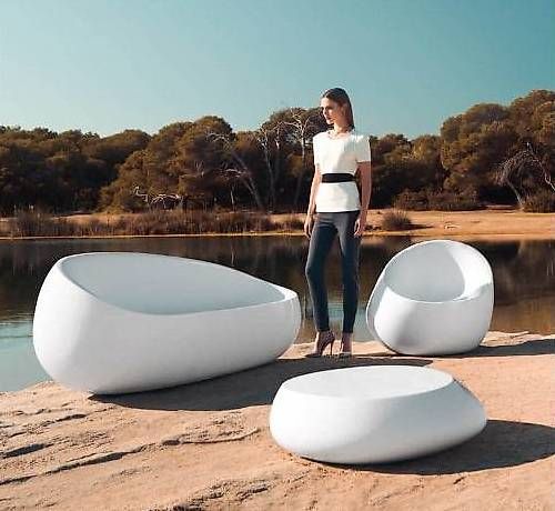 Set di tavolo e panche: Gartenmöbel Stone Vondom weiß. – Usato da Lausanne venduto da UniDecoCasa
