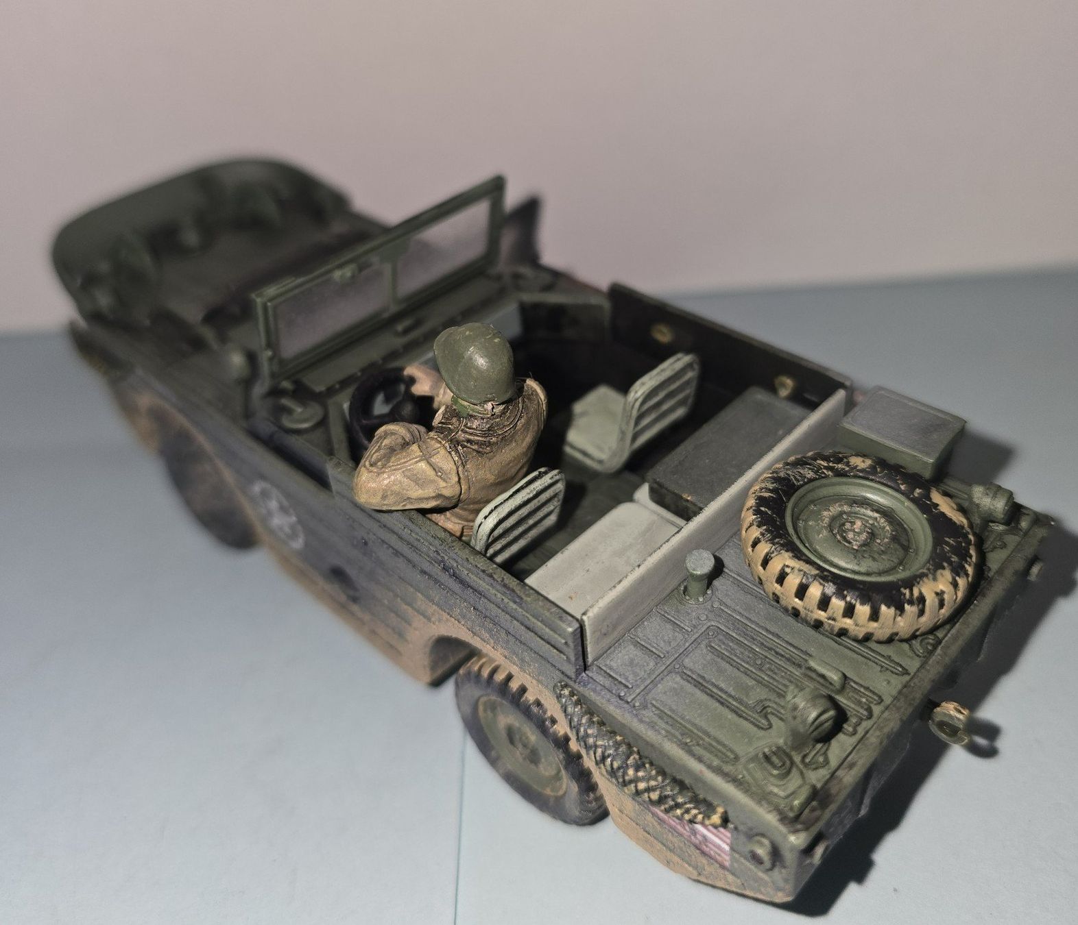 Volkswagen Modellini d'auto: Amphicar Modelauto mit Soldat,  im Tarnmuster, ca. 1:43 – Usato da Hornussen venduto da Corvette- 3