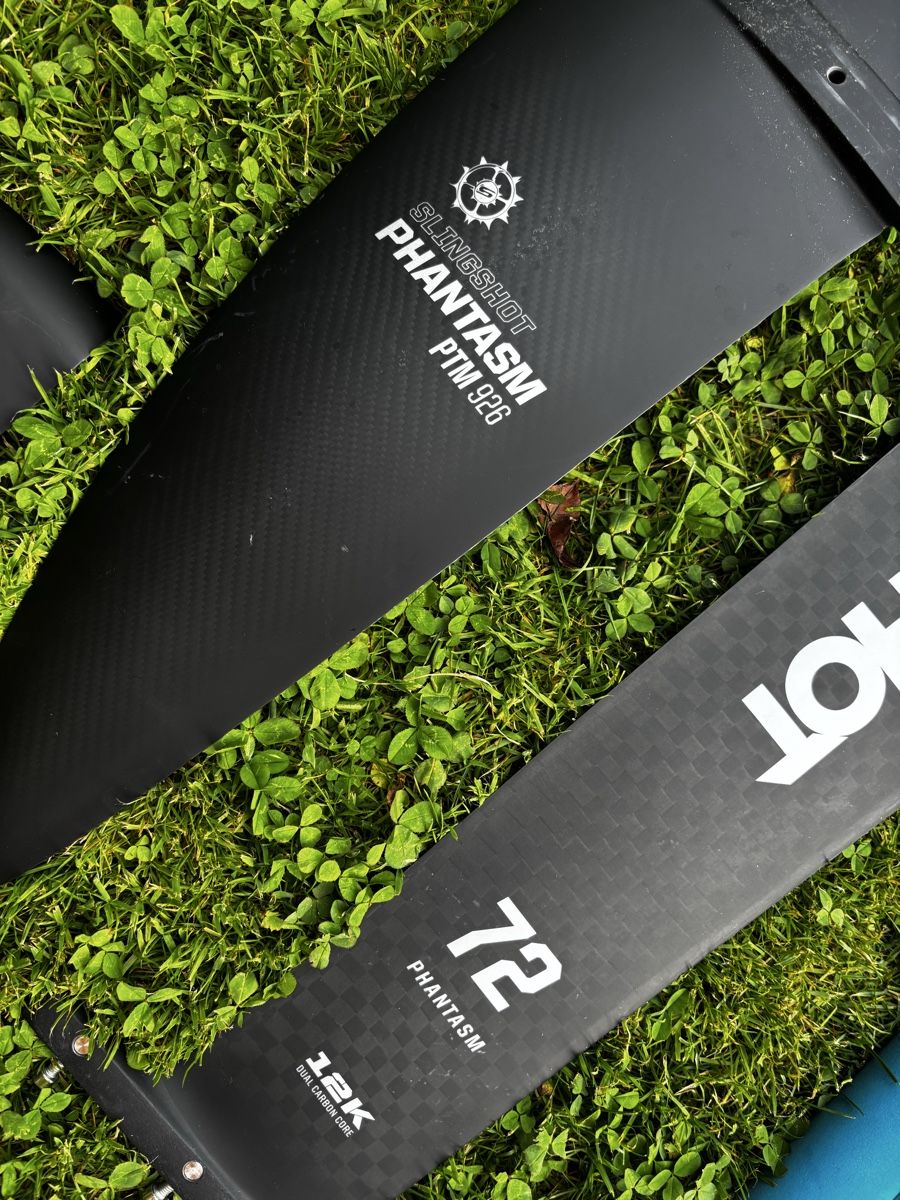 Slingshot Tavole da surf e di nuoto: Slingshot Board Carbon Foil – Usato da Luzern venduto da sam.l. 1