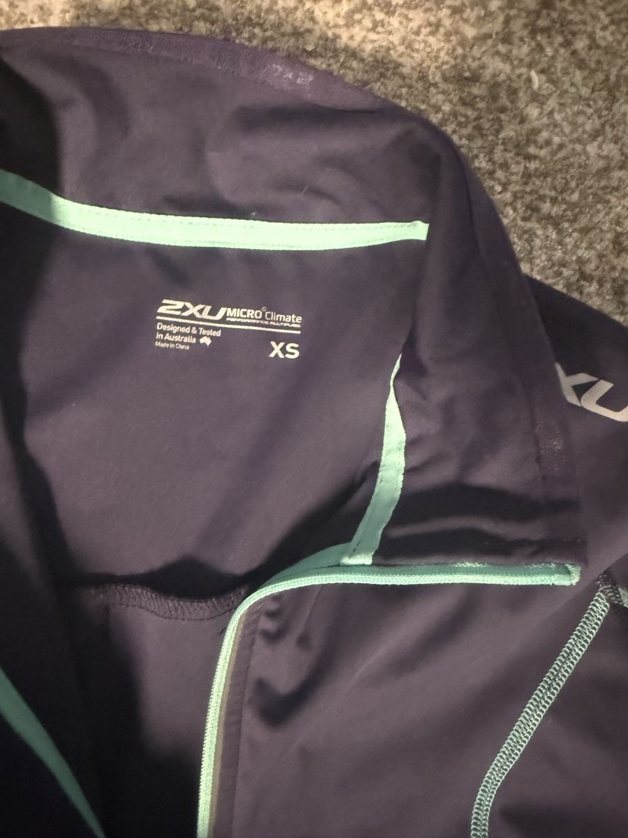 Giacche: 2XU Training Jacket XS - Great for autumn running! – Nuovo (secondo la descrizione) da Montreux venduto da jvo_vg8n 2