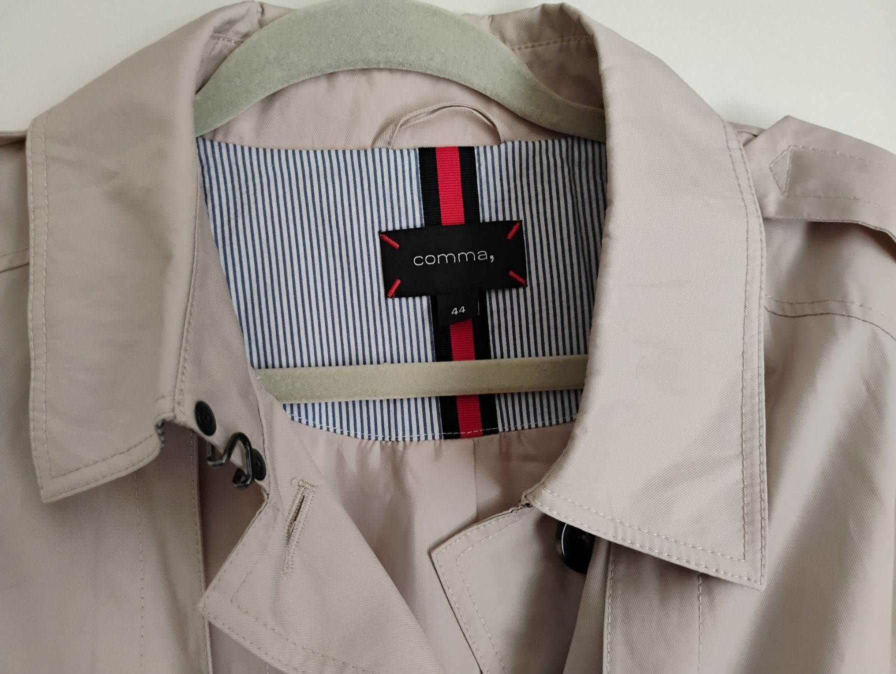 Comma Cappotti: Trenchcoat Comma Gr 44 neu – Nuovo (secondo la descrizione) da Zürich venduto da ast_8nph 4