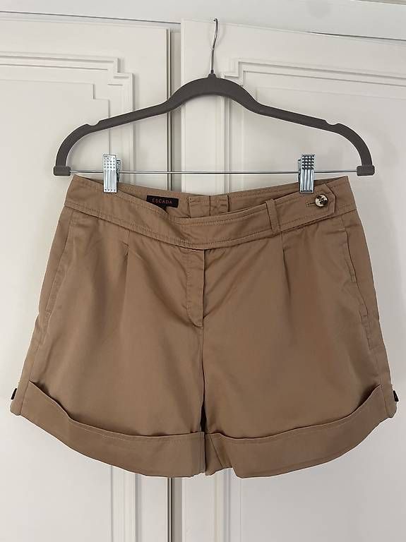 Pantaloni: Escada Shorts 36  – Usato da Thalwil venduto da Vaumera