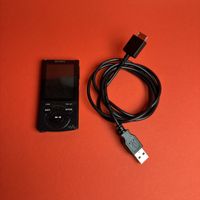 Sony Walkman NWZ-E443 4GB MP3-Player mit Ladekabel