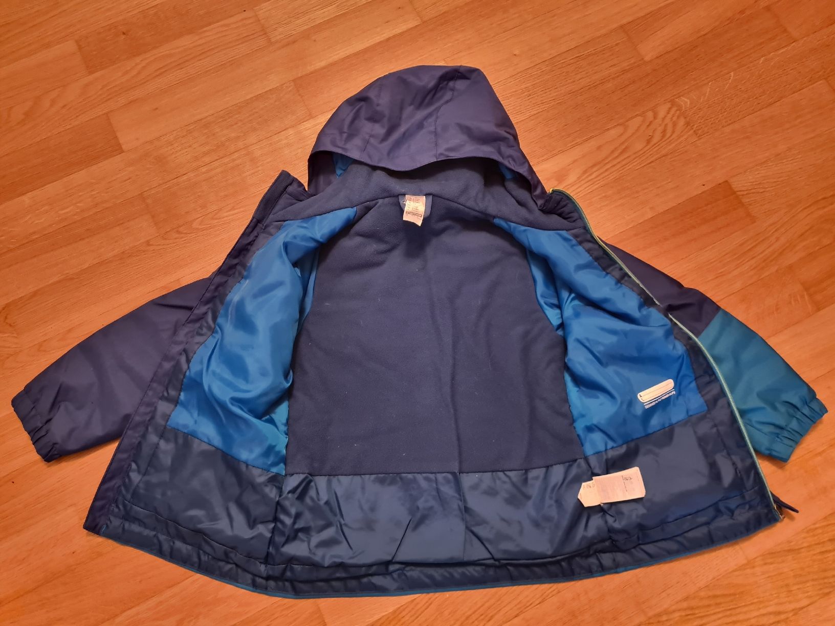 Decathlon Lotti & Set di vestiti: Winterset mit Skianzug, Grosse 104 – Usato da Zumikon venduto da daryona 1
