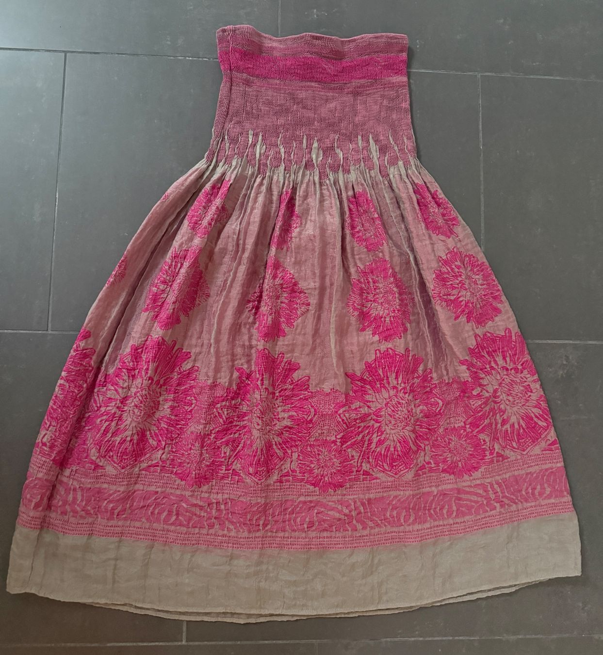 Kleider: Trägerloses Kleid oder langer Jupe  - one size – Gebraucht aus Hunzenschwil von Reche71 3