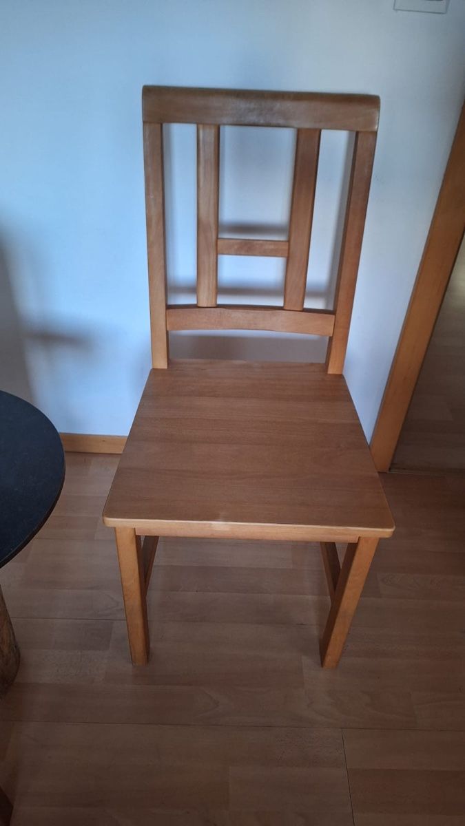 Chaises: Massiver Holzstuhl – D'occasion à Römerswil LU par Icehead 1