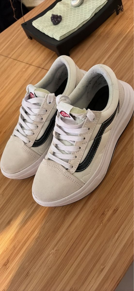 Vans Chaussures femmes: Baskets Vans Old Skool, creme, taille 37, bon etat – D'occasion à Coeuve par meg_l6km 1