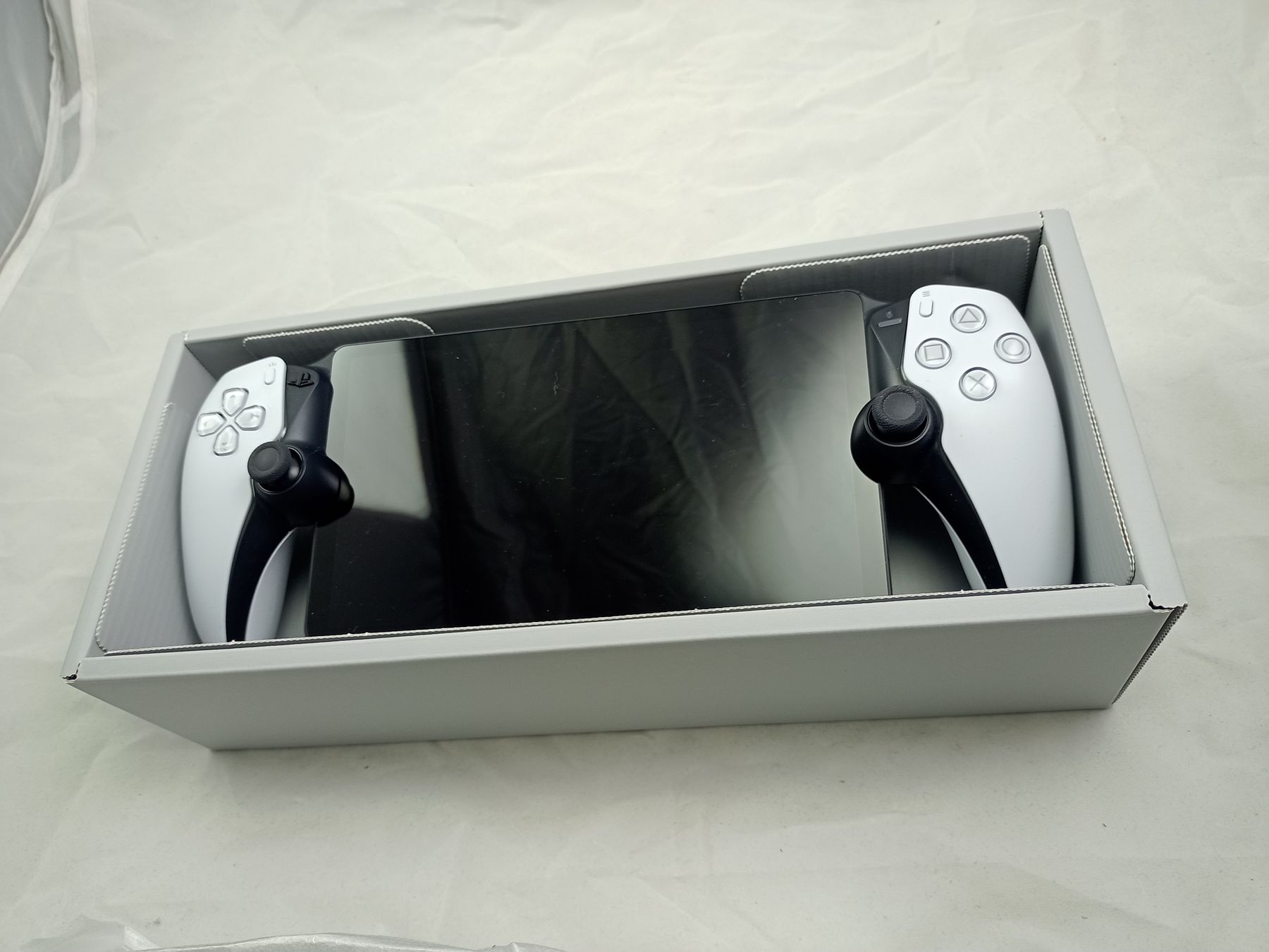 Konsolen: Playstation Portal Remote – Gebraucht aus Buchs AG von SellAndBuyX 7