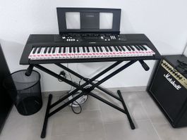Keyboard Yamaha mit Ständer akzeptabler Zustand