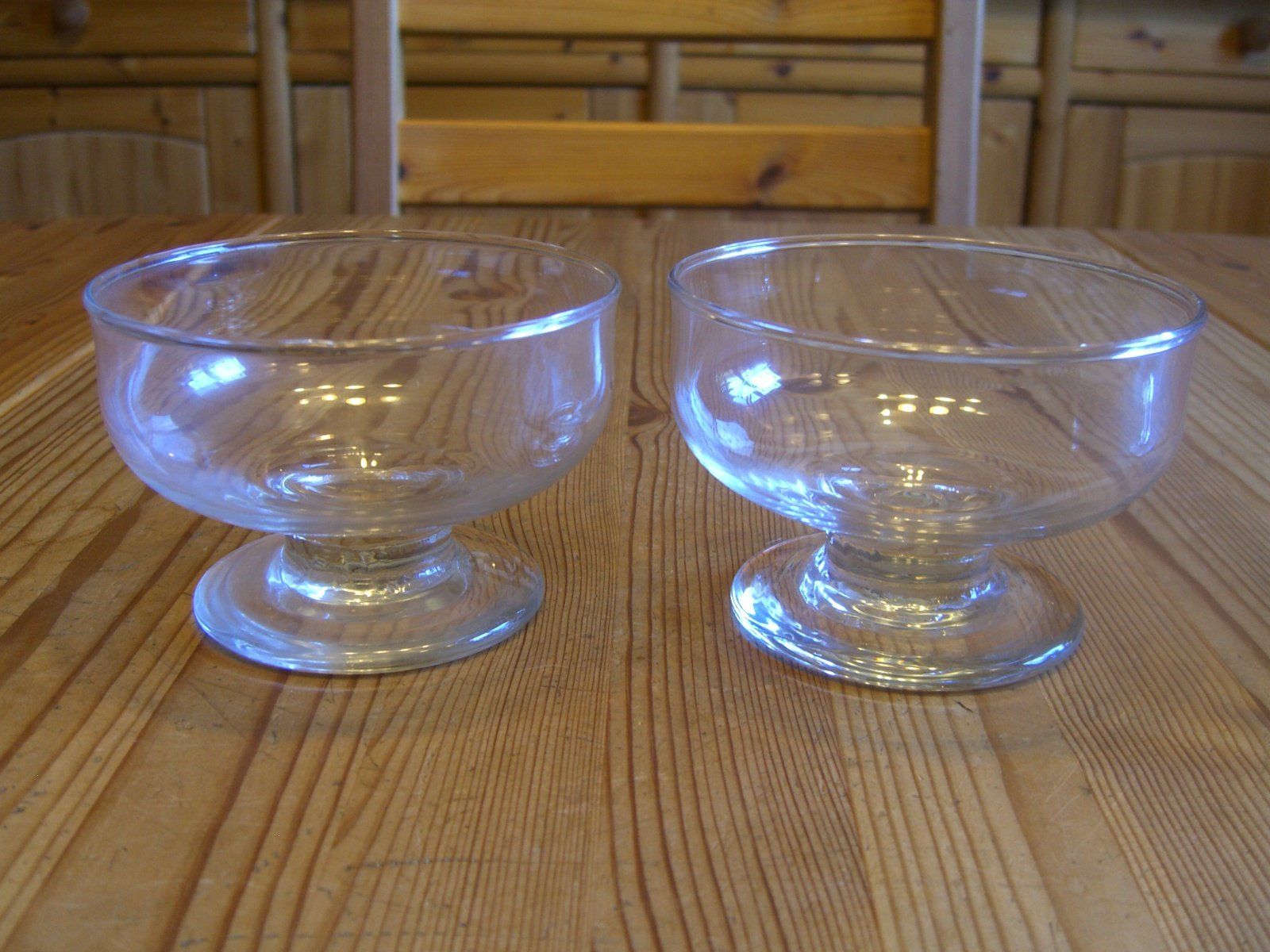 Gläser: 4 Coupe Gläser, Dessert Schalen – Gebraucht aus Winterthur von Ghandi5 2